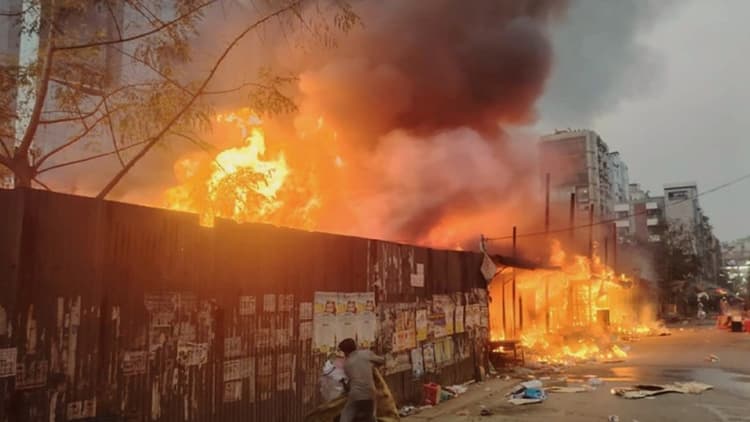 Fire at Uttara kitchen market