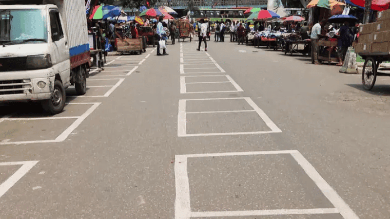 HC questions legality of allocating footpath spaces to hawkers
