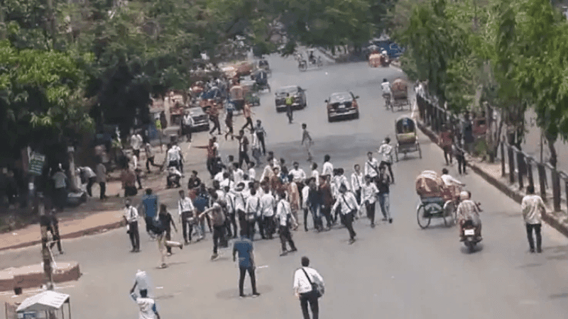 Dhaka College, City College students clash again