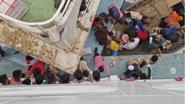 Sadarghat collision: Two launch permits cancelled, dual probe ordered