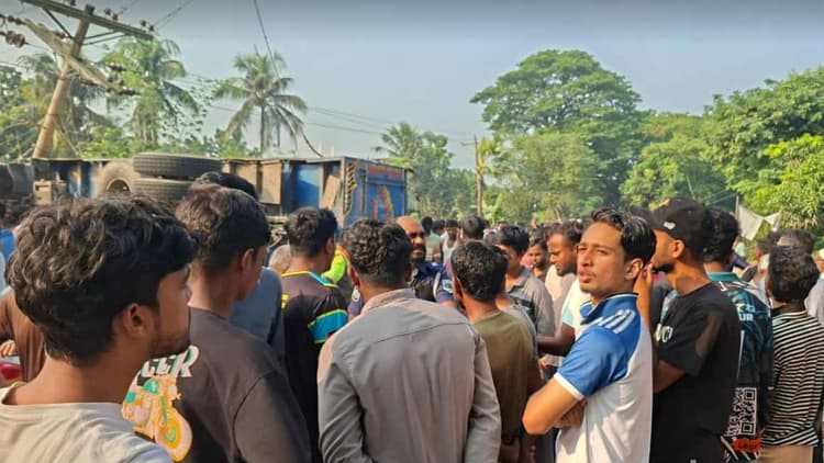 Two schoolchildren among 3 killed in Pabna road crash