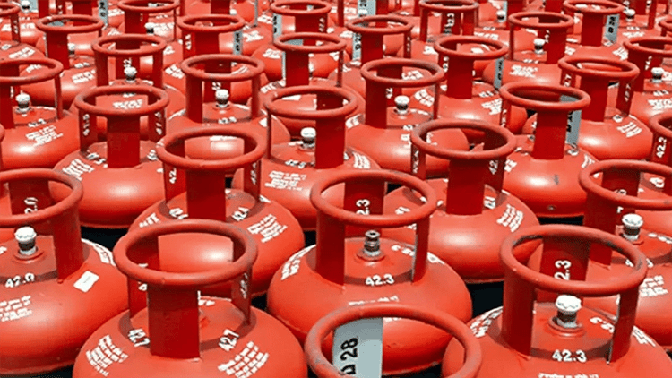LPG shortage pushes 12kg cylinder price above Tk 2,000