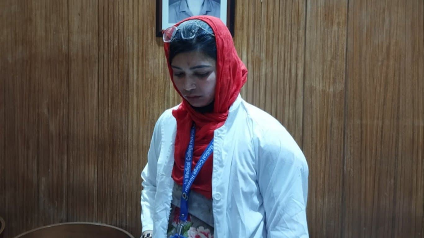 Fake student detained at Dhaka Medical College