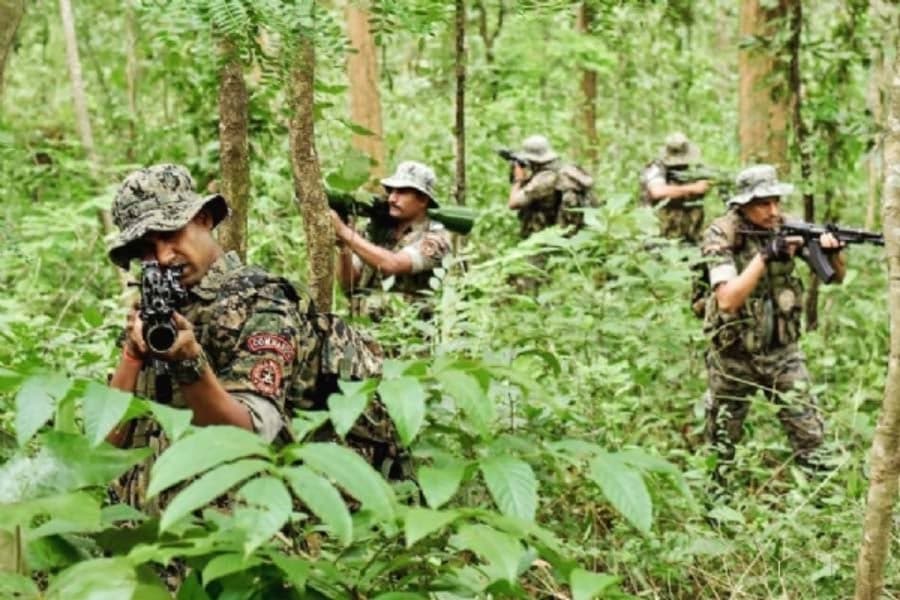 7 maoists killed in encounter with police in Mulugu district
