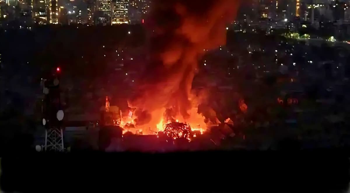 Fire breaks out at shoe factory in Old Dhaka