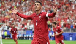 Ronaldo ends knockout goal drought in style