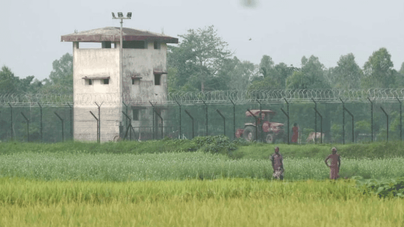 5 detained, including Indian nationals, during push-in at Tetulia border