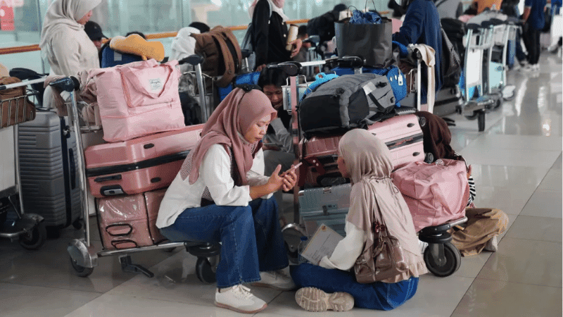 7 airports closed in Indonesia, 2,300 flights disrupted