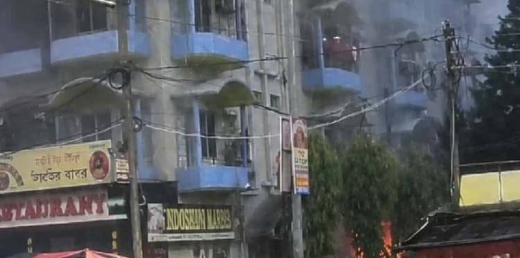 7 pilgrims killed in fire at hotel near Tarapith Temple in West Bengal