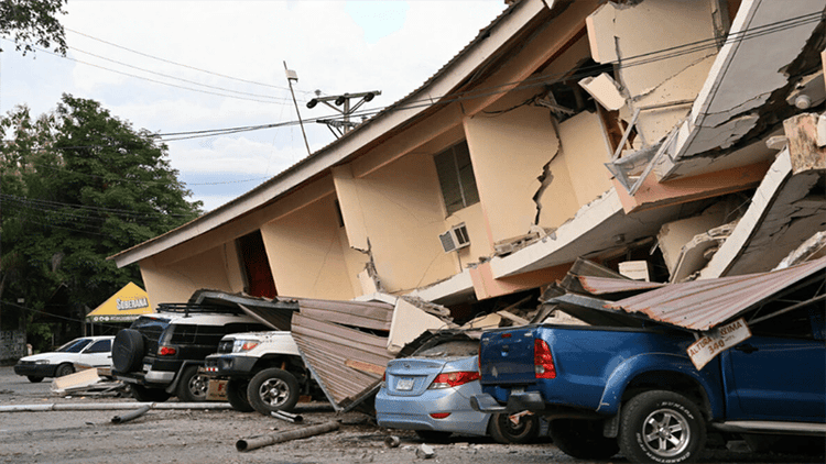 Major earthquake destroys buildings, roads in Panama