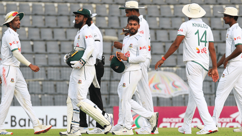 Bangladesh on back foot by end of Day 2
