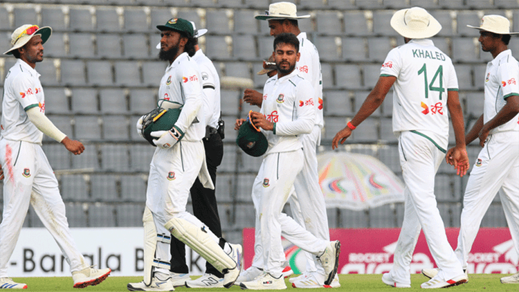 Bangladesh on back foot by end of Day 2