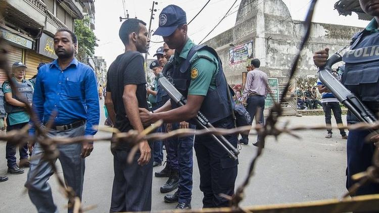 পুলিশের তল্লাশি টহলে গাফিলতি কেন?