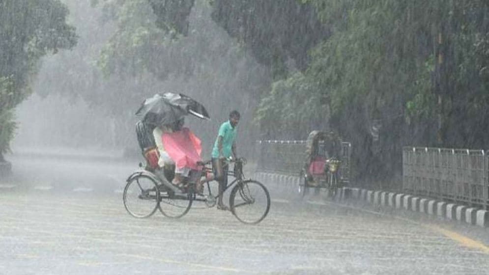 Thundershowers likely to lash 13 districts by this noon