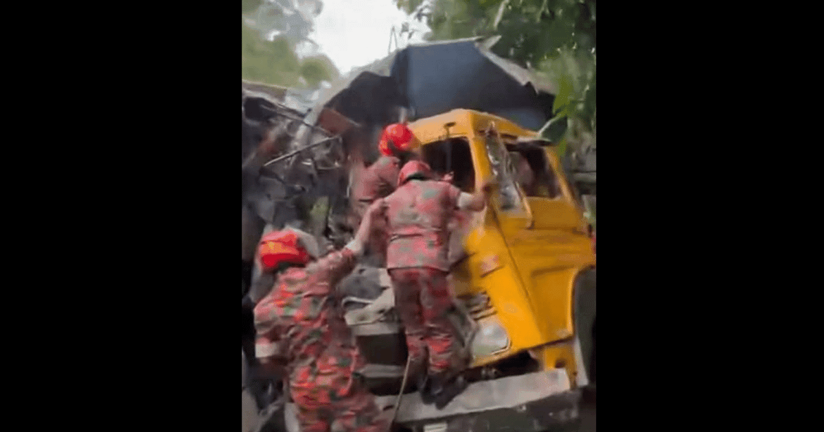 3 killed in bus-truck head-on collision in Chandpur