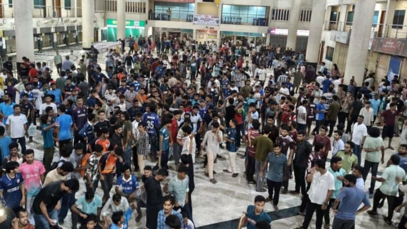 RU students besiege railway station over ‘assault’ on fellow student