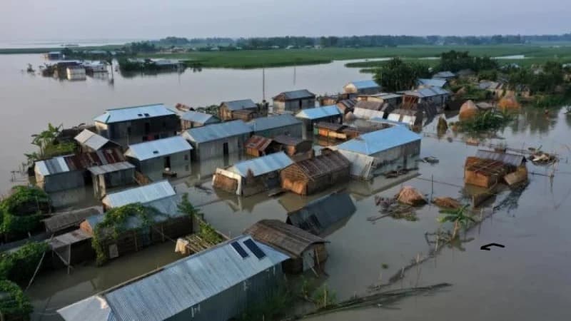 বন্যায়  ১১ জেলায়  প্রায় ৯ লাখ পরিবার পানিবন্দি, ১৩ জনের মৃত্যু