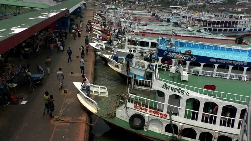 Bad weather halts boat services on 10 routes in Bhola