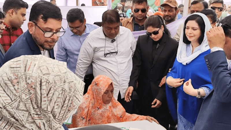 Zubaida Rahman inaugurates free heart camp in Korail slum