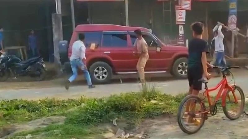 Ex-MP Abul Bashar Akand attacked, vehicle vandalised in Fulbaria