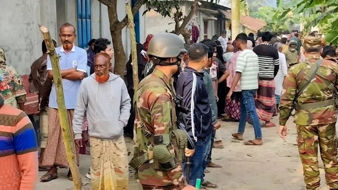 Four killed in clash over dominance in Narail