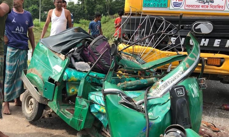 Four killed, two injured in tanker-CNG collision in Sylhet