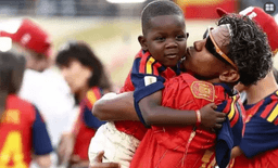 Yamal's World Cup celebration with younger brother wins hearts