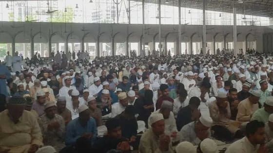 Worshippers at Baitul Mukarram hold special munajat for nation’s welfare