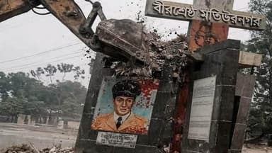 Bir Sreshtho Matiur Rahman’s sculpture ‘temporarily’ removed in Narsingdi