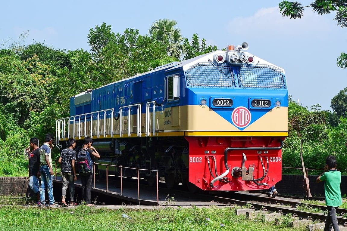 China to provide 20 locomotives to Bangladesh railway