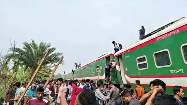 Train services resume in Bogura after 22-hour halt