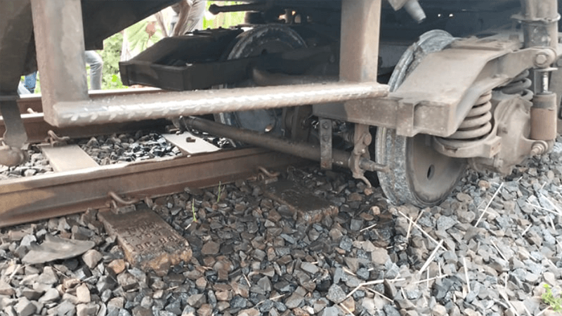 Kurigram Express derailed in Joypurhat, train services resume after 5 hrs