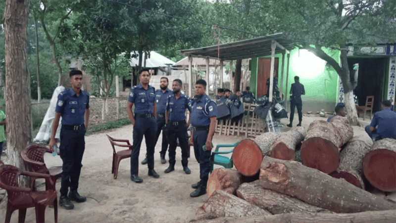 Police deployed at Baul Shafi Mandal's house