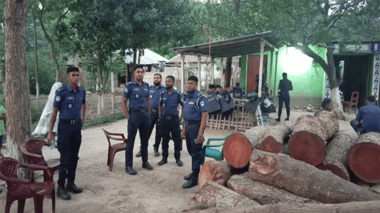 Police deployed at Baul Shafi Mandal's house