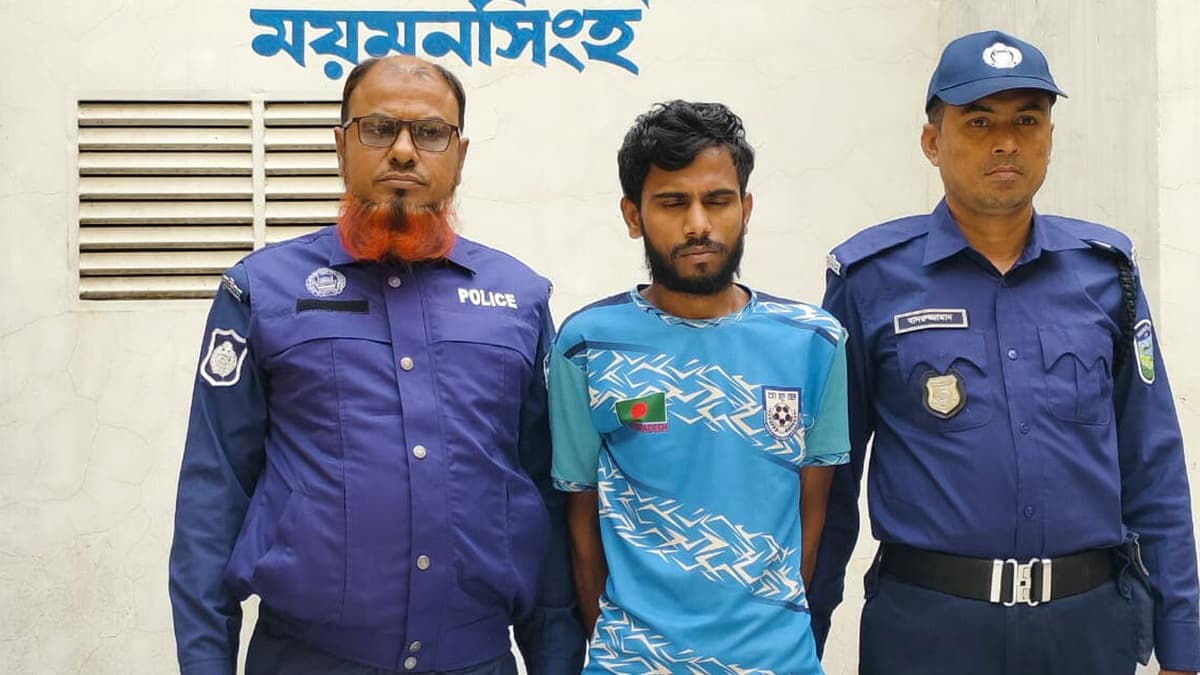 Jubo league activist arrested over train arson in Mymensingh