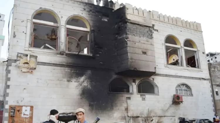 At least 5 killed in Houthi attack on Yemen’s presidential palace in Aden