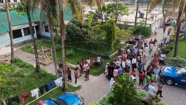 Mother, two children found dead at Barguna district council dak bungalow