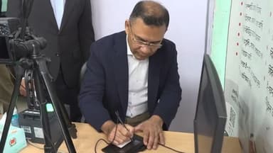 Tarique Rahman completes voter registration formalities