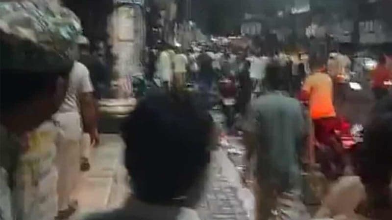 At least 10 injured amid late-night attack on Jubo Dal leader’s stage in Keraniganj