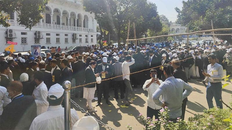 সুপ্রিম কোর্ট বারের প্রথম দিনের ভোটগ্রহণ চলছে