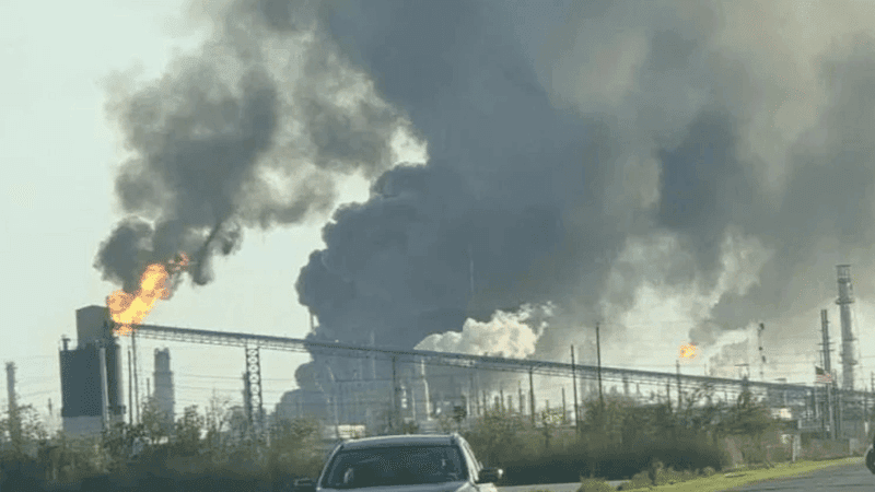 Explosion at oil refinery in US