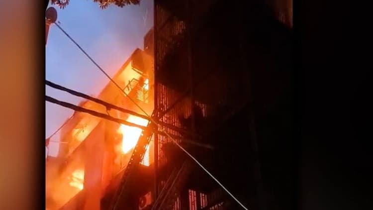 9 killed in fire at residential building in New Delhi