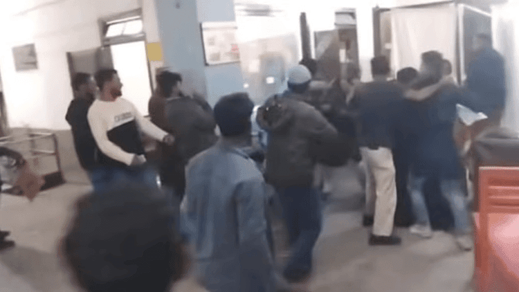 Intern doctors stage work abstention at Sylhet MAG Osmani Hospital