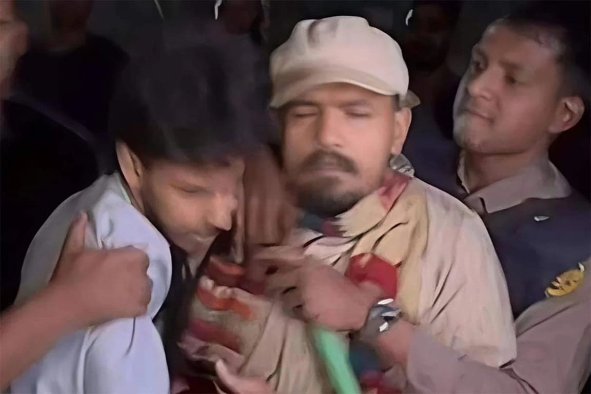 4 policemen closed over Suhrawardy Udyan assault