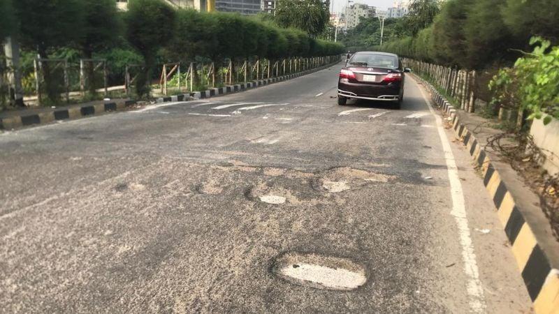 Road woes in Hatirjheel raise concerns of potential accidents