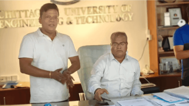CUET VC enters administrative building by breaking padlock