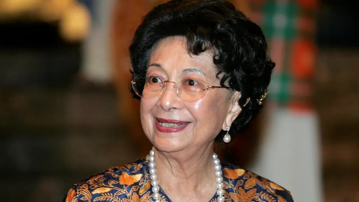Former Malaysian PM Mahathir Mohamad's wife Hasmah dies
