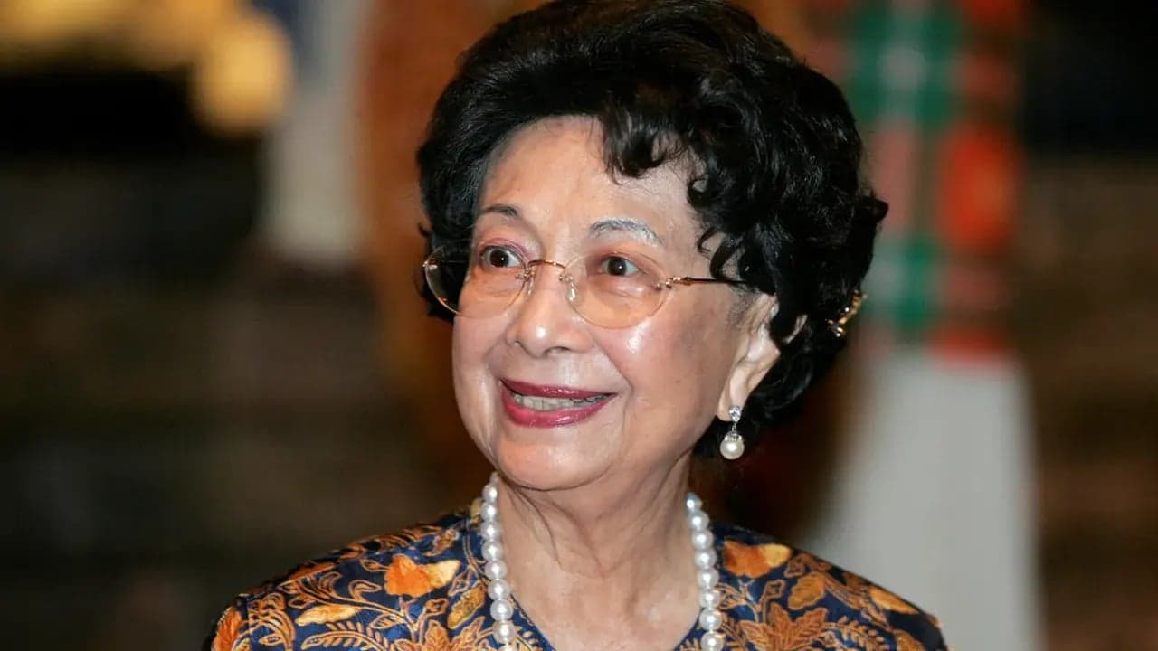 Former Malaysian PM Mahathir Mohamad's wife Hasmah dies