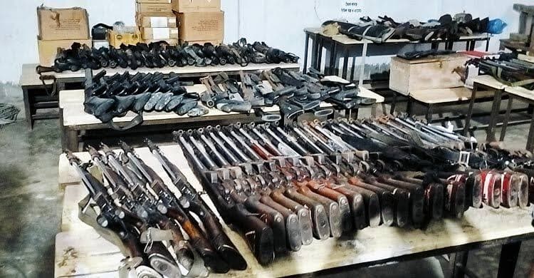 826 looted arms recovered: Police HQ