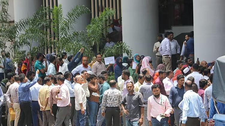 Protests paralyze secretariat for 4th consecutive day